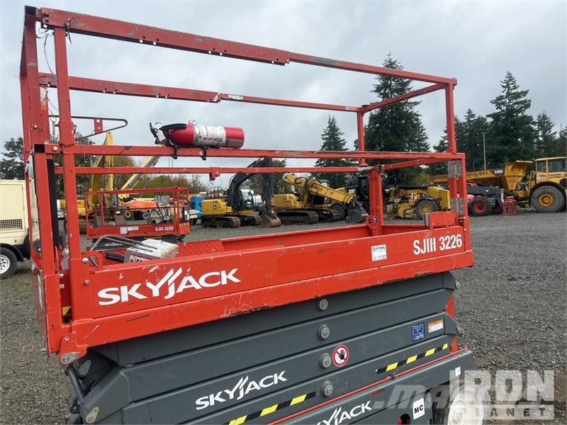 SkyJack SJIII 3226 Electric Scissor Lift 剪叉式升降机