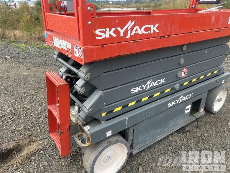 SkyJack SJIII 3226 Electric Scissor Lift 剪叉式升降机
