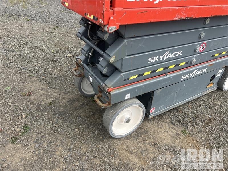 SkyJack SJIII 3226 Electric Scissor Lift 剪叉式升降机