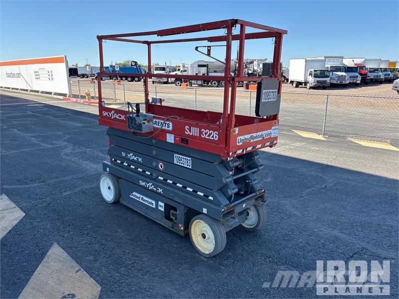 SkyJack SJIII-3226 Electric Scissor Lift 剪叉式升降机