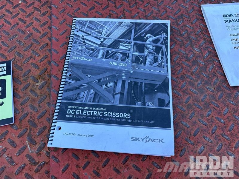 SkyJack SJIII-3226 Electric Scissor Lift 剪叉式升降机