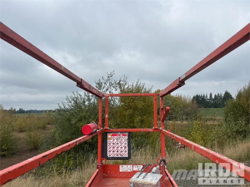 SkyJack SJIII 3226 Electric Scissor Lift 剪叉式升降机