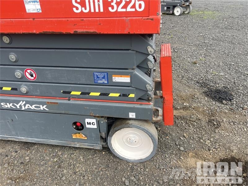 SkyJack SJIII 3226 Electric Scissor Lift 剪叉式升降机