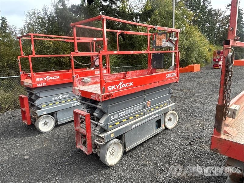 SkyJack SJIII 3226 Electric Scissor Lift Škaraste platforme