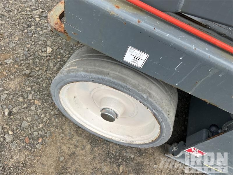SkyJack SJIII 3226 Electric Scissor Lift 剪叉式升降机