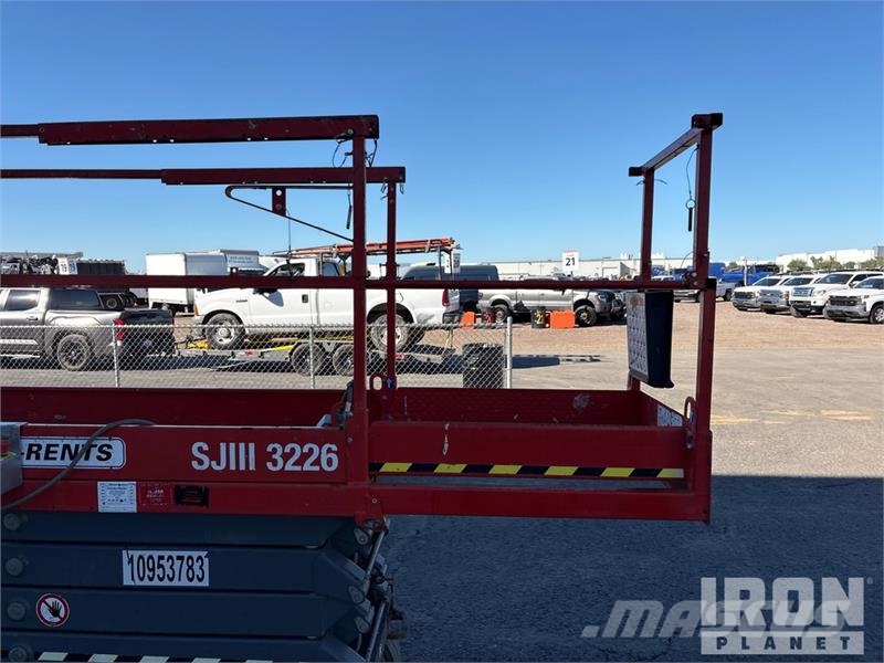 SkyJack SJIII-3226 Electric Scissor Lift 剪叉式升降机