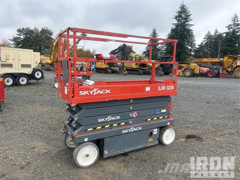 SkyJack SJIII 3226 Electric Scissor Lift 剪叉式升降机