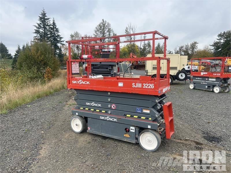 SkyJack SJIII 3226 Electric Scissor Lift 剪叉式升降机