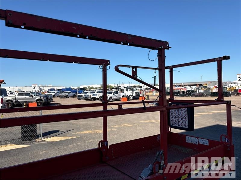 SkyJack SJIII-3226 Electric Scissor Lift 剪叉式升降机