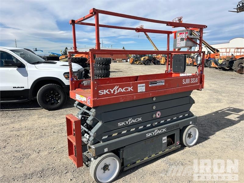 SkyJack SJIII 3226 Electric Scissor Lift Plataformas tijera