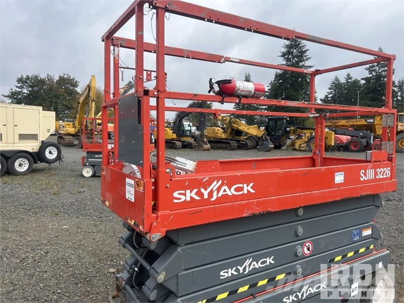 SkyJack SJIII 3226 Electric Scissor Lift 剪叉式升降机
