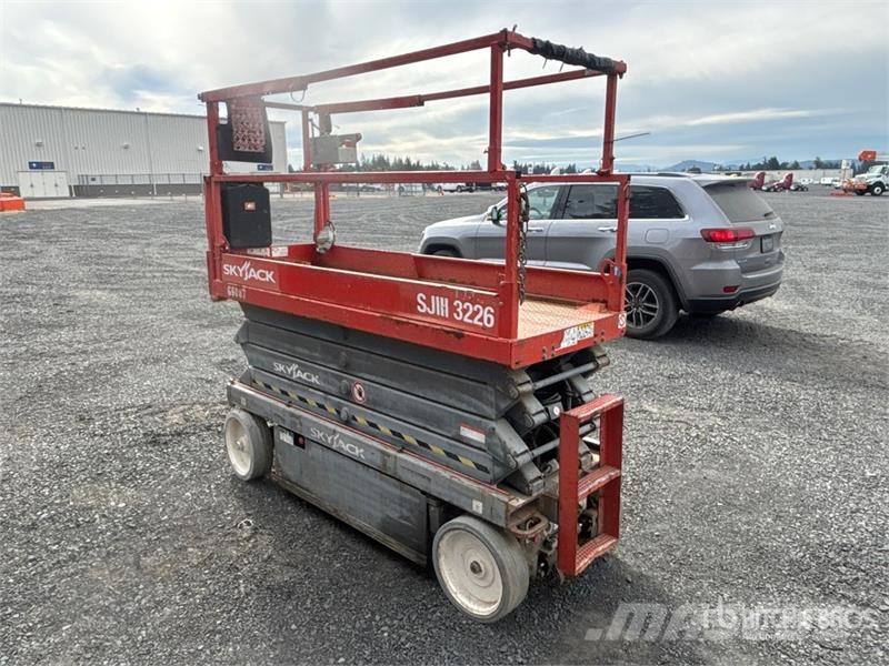 SkyJack SJIII 3226 Electric Scissor Lift رافعات مقصية الشكل