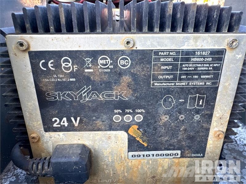 SkyJack SJIII-3226 Electric Scissor Lift 剪叉式升降机