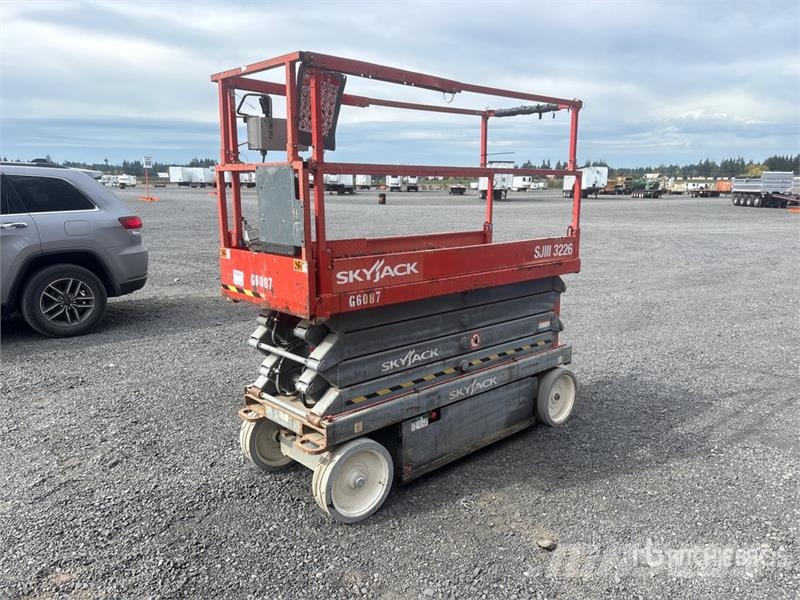 SkyJack SJIII 3226 Electric Scissor Lift رافعات مقصية الشكل