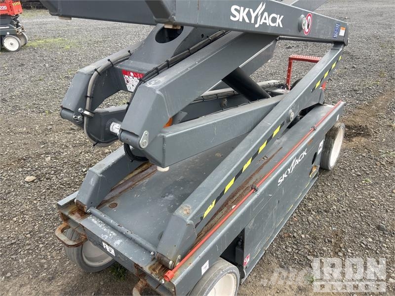 SkyJack SJIII 3226 Electric Scissor Lift 剪叉式升降机