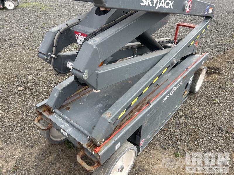 SkyJack SJIII 3226 Electric Scissor Lift 剪叉式升降机