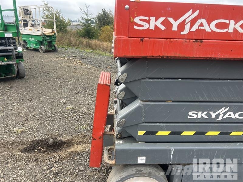 SkyJack SJIII 3226 Electric Scissor Lift 剪叉式升降机