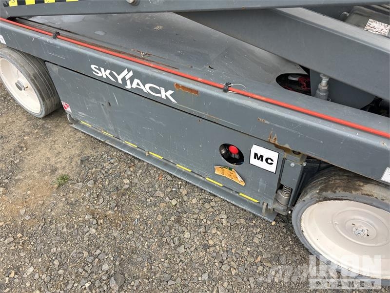 SkyJack SJIII 3226 Electric Scissor Lift 剪叉式升降机