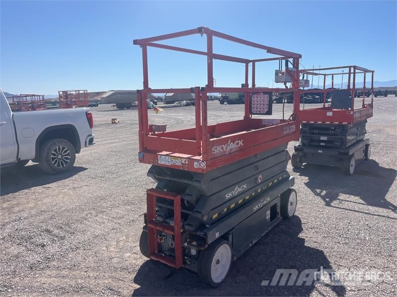SkyJack SJIII 3226 Electric Scissor Lift Žirkliniai keltuvai