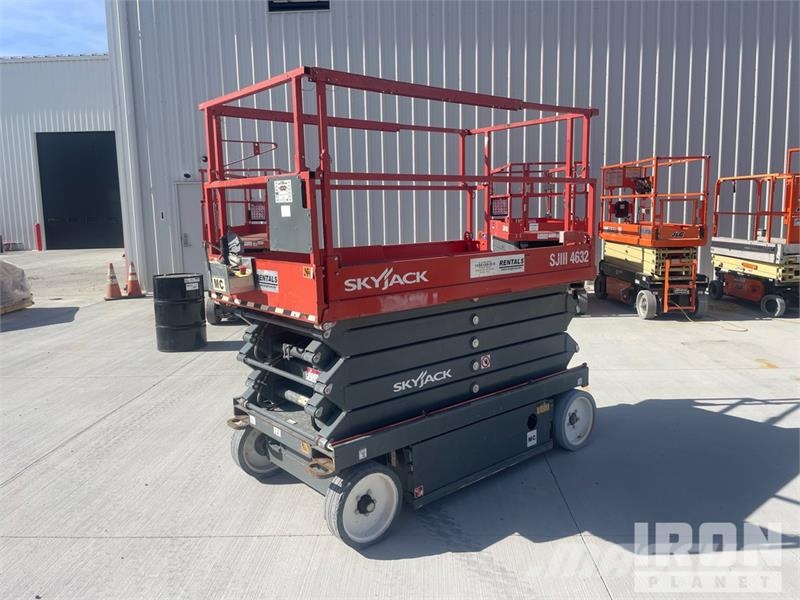 SkyJack SJIII-4632 Electric Scissor Lift Škarjaste dvižne ploščadi