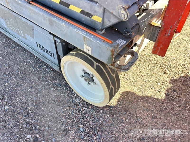 SkyJack SJIII 4632 Electric Scissor Lift Scissor lifts