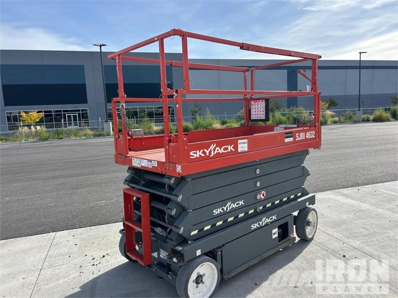 SkyJack SJIII 4632 Electric Scissor Lift Ollós emelők