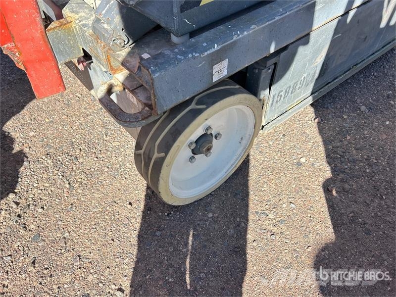 SkyJack SJIII 4632 Electric Scissor Lift Scissor lifts