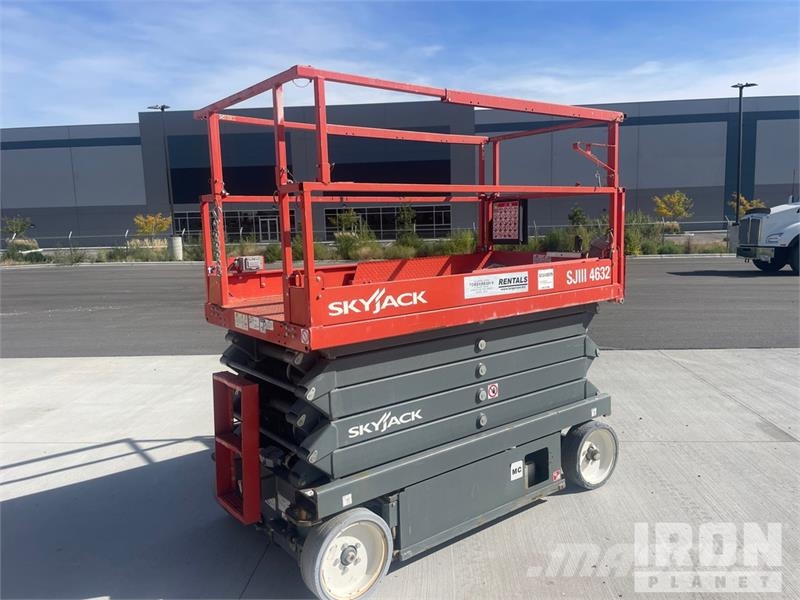SkyJack SJIII-4632 Electric Scissor Lift Škarjaste dvižne ploščadi