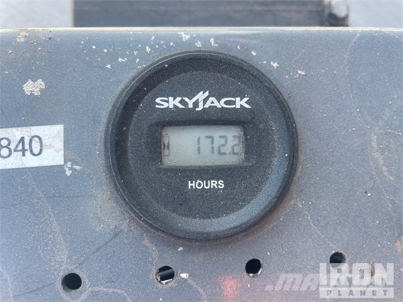 SkyJack SJIII-4632 Electric Scissor Lift Škarjaste dvižne ploščadi