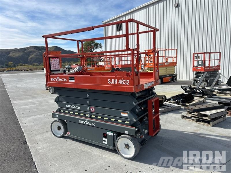 SkyJack SJIII 4632 Electric Scissor Lift Ollós emelők