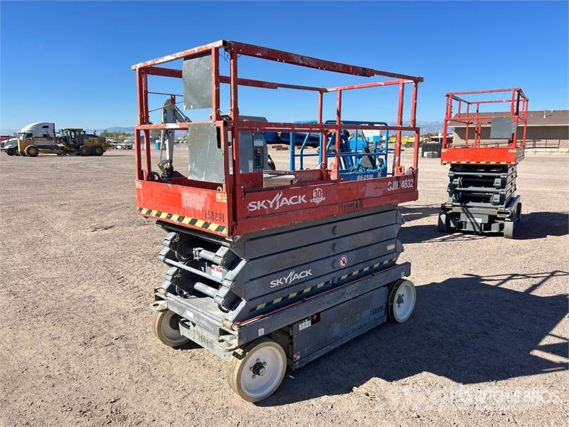 SkyJack SJIII 4632 Electric Scissor Lift Saksilavat