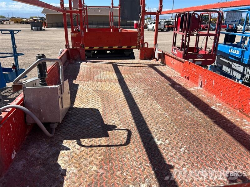 SkyJack SJIII 4632 Electric Scissor Lift Scissor lifts