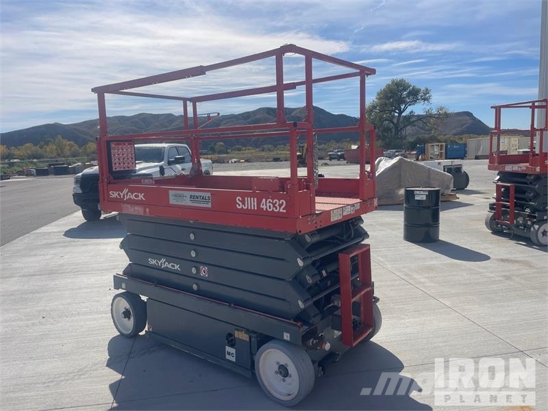 SkyJack SJIII-4632 Electric Scissor Lift Škarjaste dvižne ploščadi