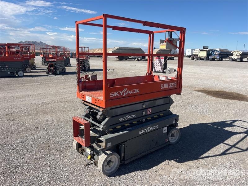 SkyJack SJIII3219 Electric Scissor Lift Saxliftar