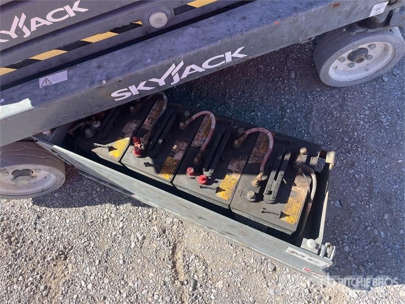 SkyJack SJIII3219 Electric Scissor Lift Saxliftar