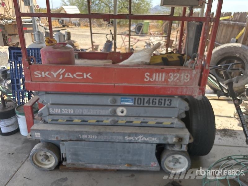 SkyJack SJIII3219 Electric Scissor Lift رافعات مقصية الشكل