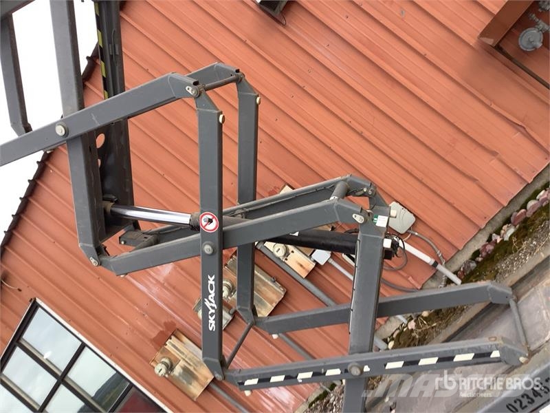 SkyJack SJIII3219 Electric Scissor Lift Scissor lifts
