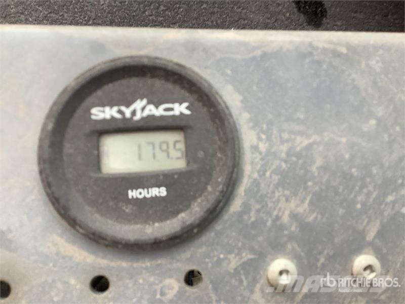 SkyJack SJIII3219 Electric Scissor Lift Scissor lifts