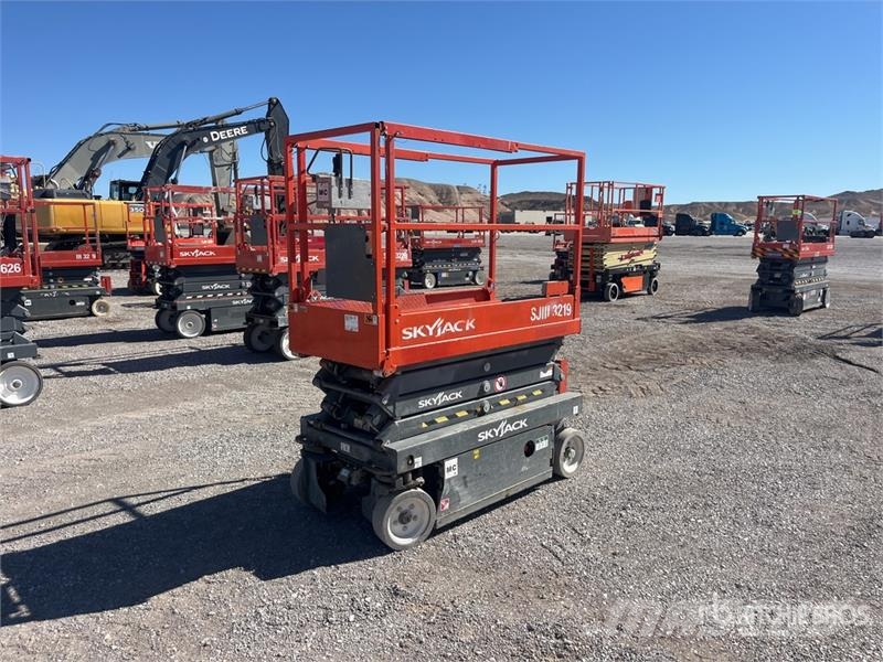 SkyJack SJIII3219 Electric Scissor Lift Saxliftar