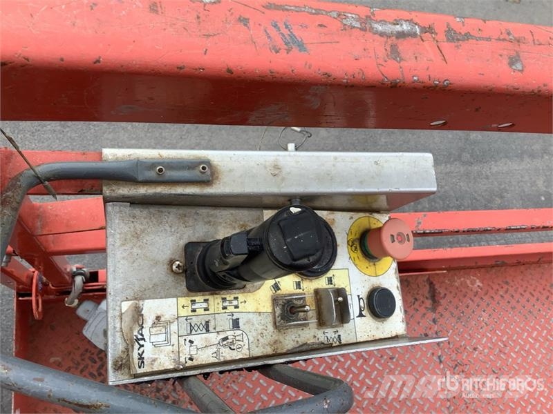 SkyJack SJIII3219 Electric Scissor Lift Scissor lifts