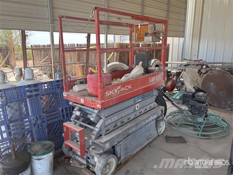 SkyJack SJIII3219 Electric Scissor Lift رافعات مقصية الشكل