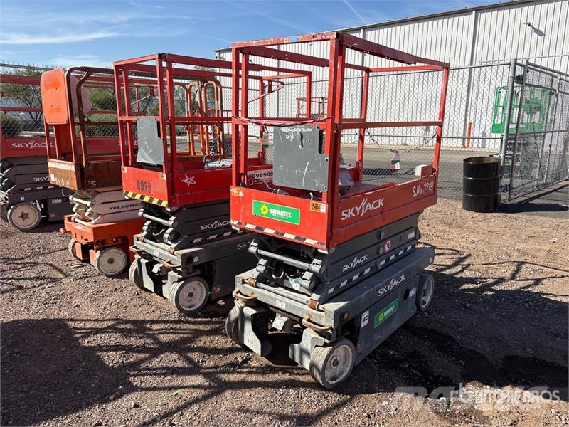 SkyJack SJIII3219 Electric Scissor Lift Scissor lifts