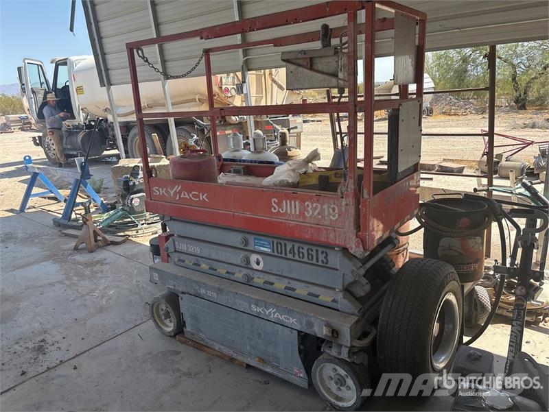 SkyJack SJIII3219 Electric Scissor Lift رافعات مقصية الشكل