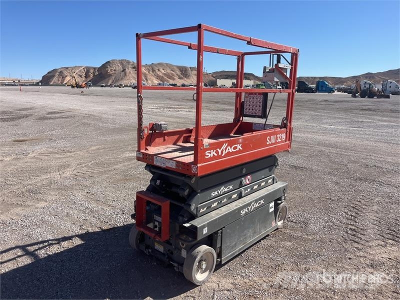SkyJack SJIII3219 Electric Scissor Lift Saxliftar