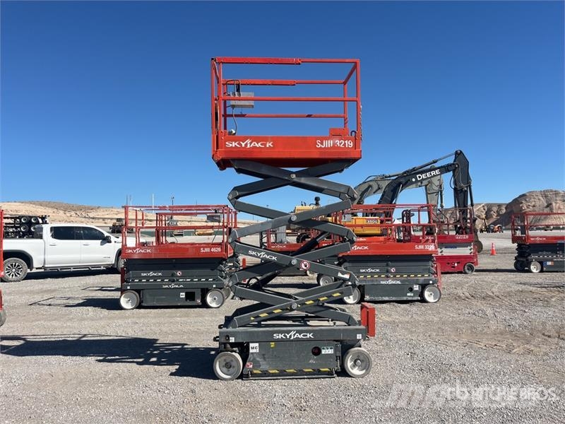 SkyJack SJIII3219 Electric Scissor Lift Saxliftar
