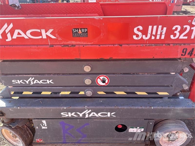 SkyJack SJIII3219 Electric Scissor Lift رافعات مقصية الشكل