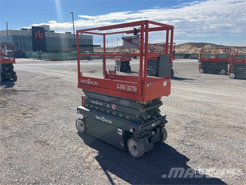 SkyJack SJIII3219 Electric Scissor Lift Saxliftar
