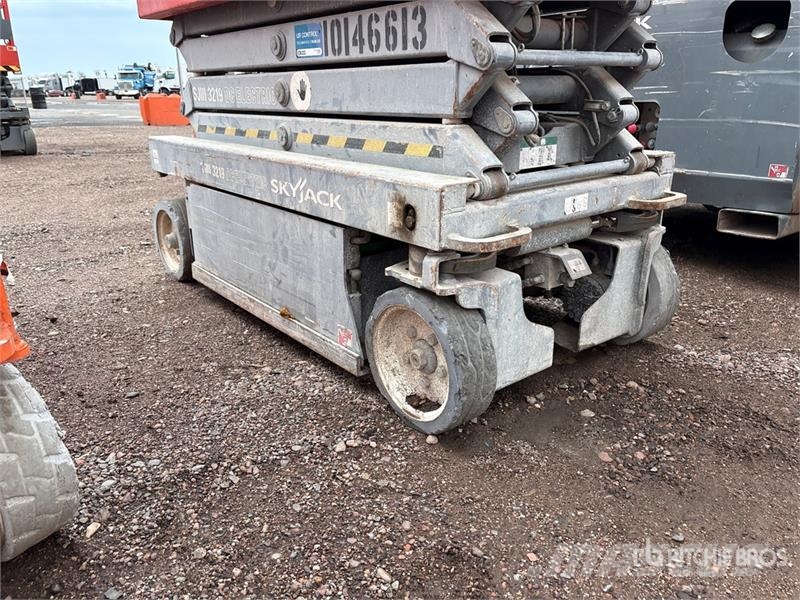 SkyJack SJIII3219 Electric Scissor Lift رافعات مقصية الشكل