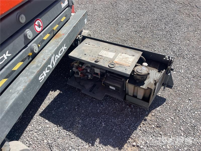 SkyJack SJIII3219 Electric Scissor Lift Saxliftar