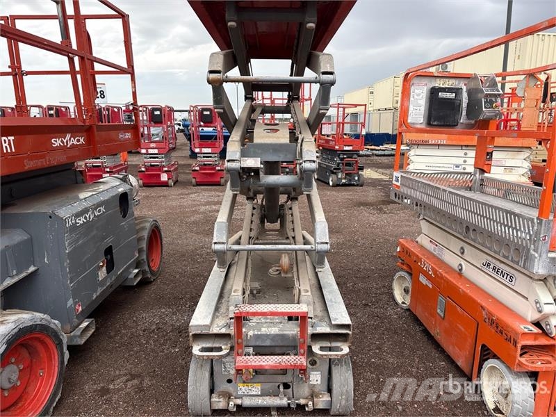 SkyJack SJIII3219 Electric Scissor Lift رافعات مقصية الشكل